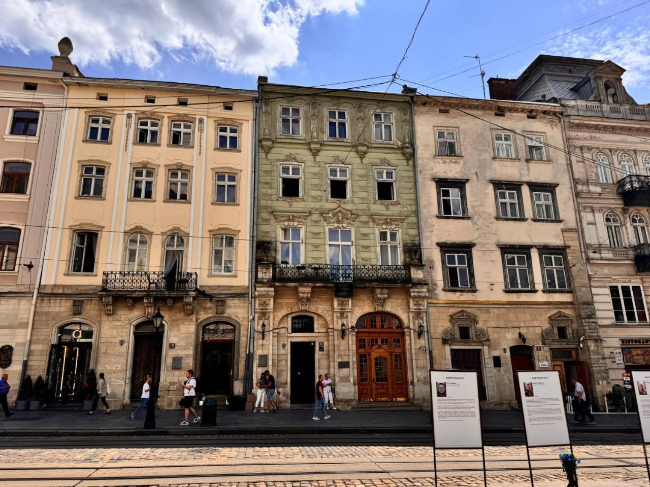 Апартаменти На Площі Ринок, 20 Lviv Bagian luar foto