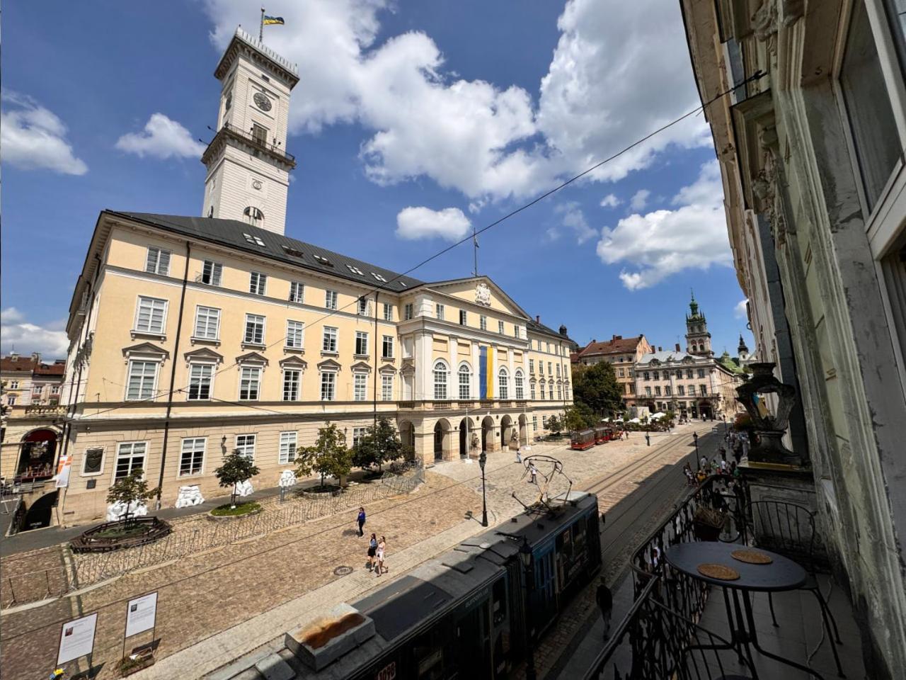 Апартаменти На Площі Ринок, 20 Lviv Bagian luar foto